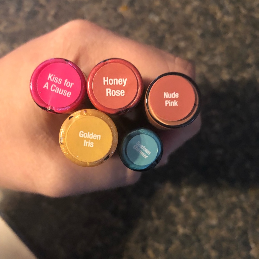 Multiple Colors and gloss